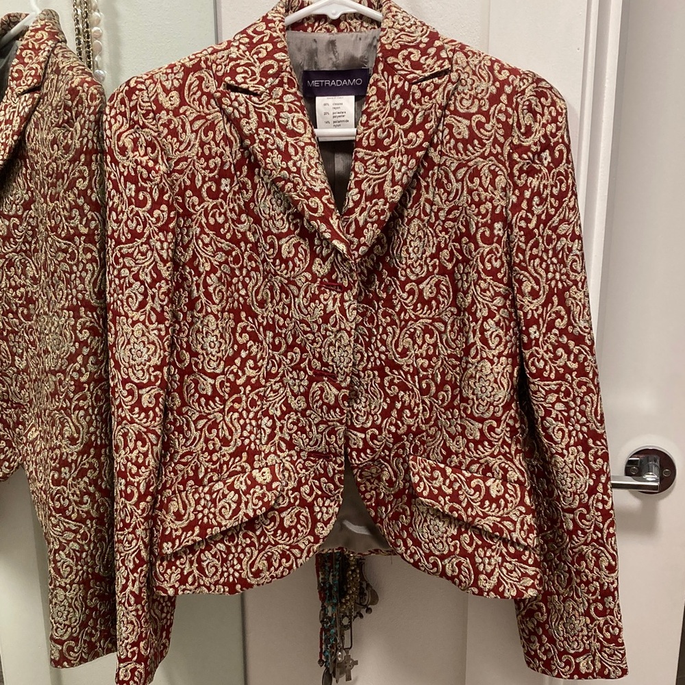 Metradamo Elegant Red and Cream Blazer